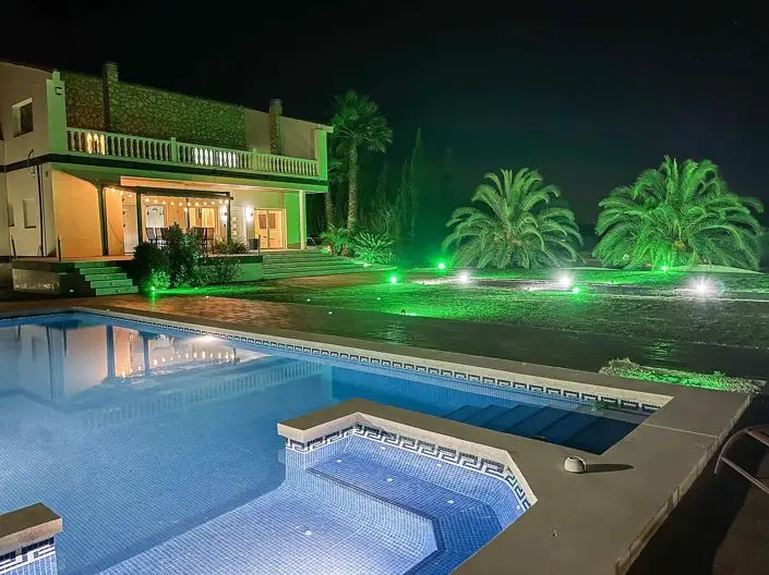 Villa de Lujo en Novelda 5 Dormitorios Piscina Minigolf