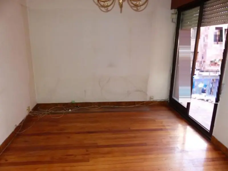 Piso en Barakaldo zona Hospital San Eloy para reformar