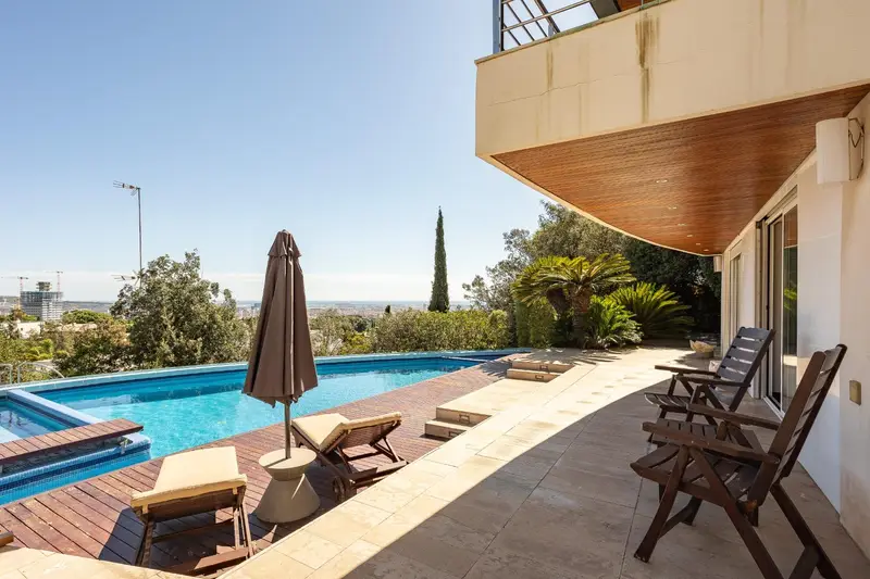 Villa de Lujo en Ciutat Diagonal Esplugues de Llobregat