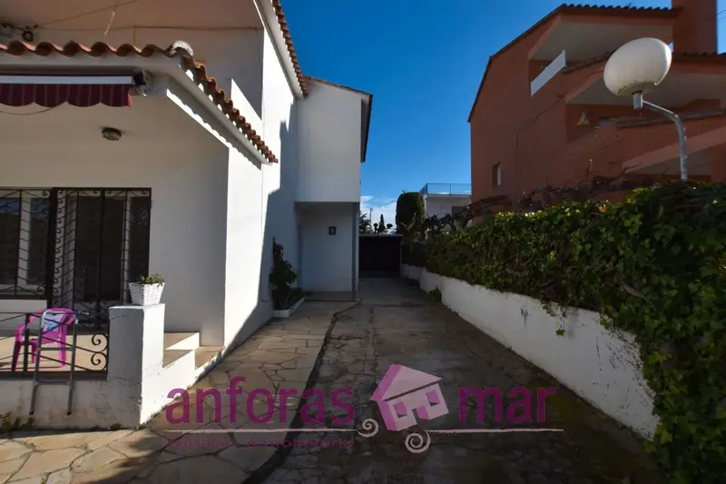 Casa Pareada en Torredembarra 4 Dormitorios Garaje Cerca Playa