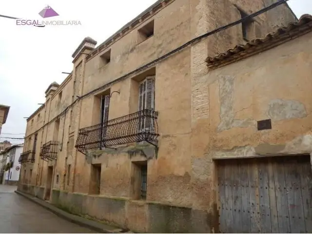 Casa en Sena Huesca 1048m2 para Reformar