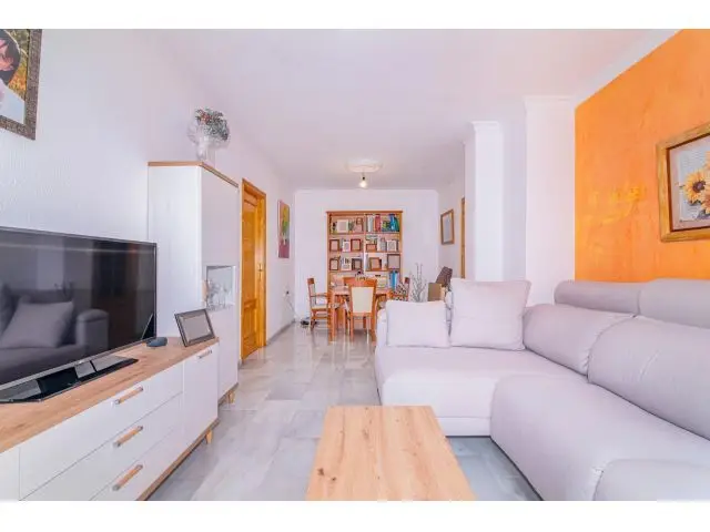 Piso 3 Dormitorios La Zubia Luminoso 93m2