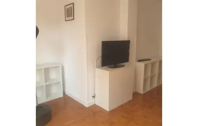 Rent 3 bedroom apartment of 72 m² in Pamplona