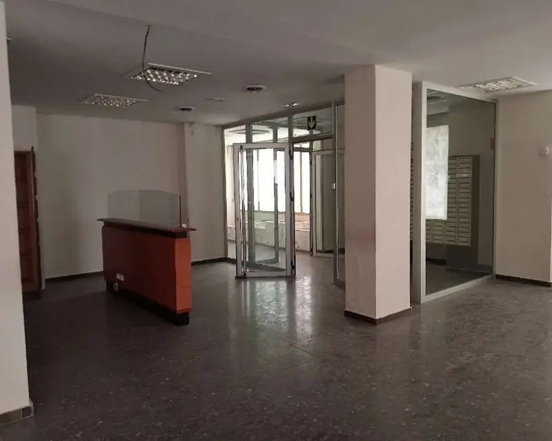 Local en venta en calle Sardenya Barcelona 71.9m2