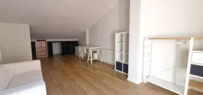 Chalet adosado en alquiler en Carrer 8 de Març, 4