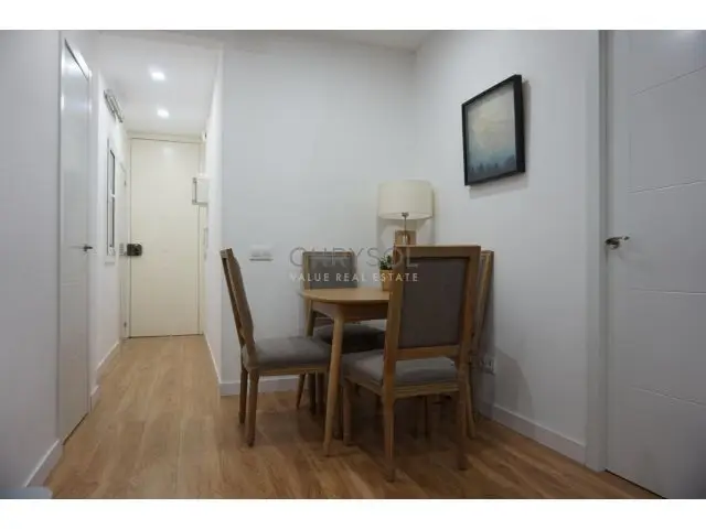 Piso Reformado en Les Corts Barcelona 2 habitaciones Amueblado