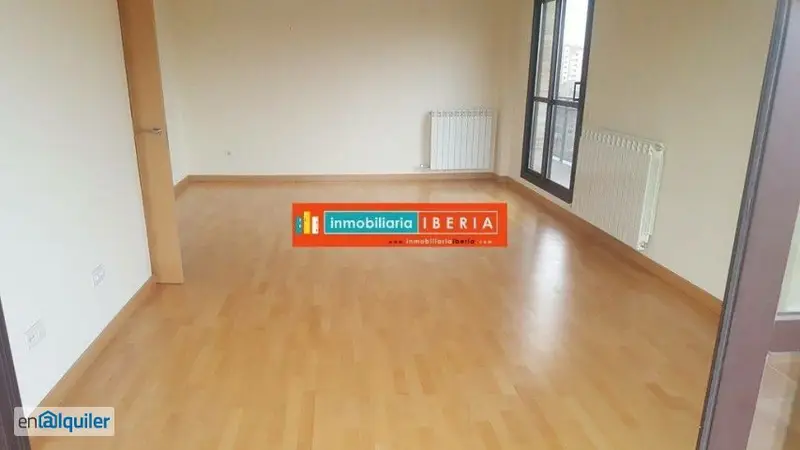Atico en Alquiler en Fardachon 4 Dormitorios 80m2 Terraza