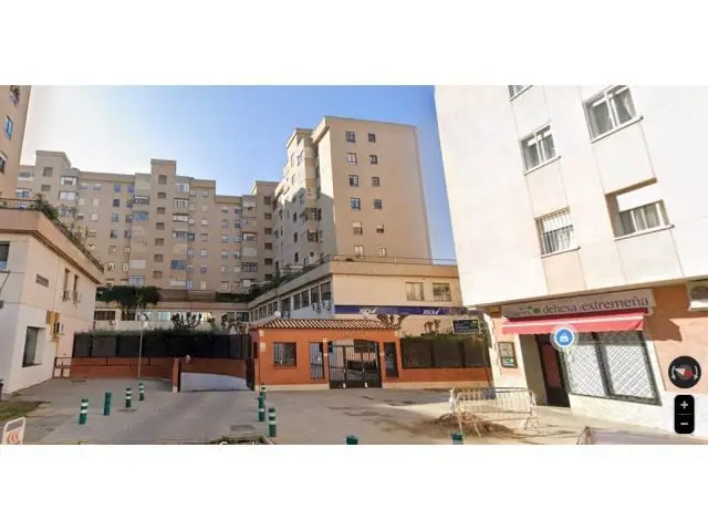 Alquiler Garaje Valdepasillas - Plaza Amplia y Accesible
