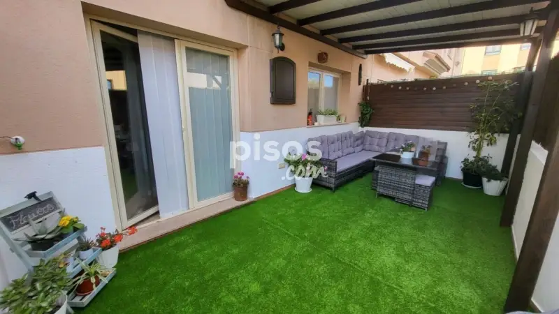Casa adosada en venta en Centre 4 plantas nueva