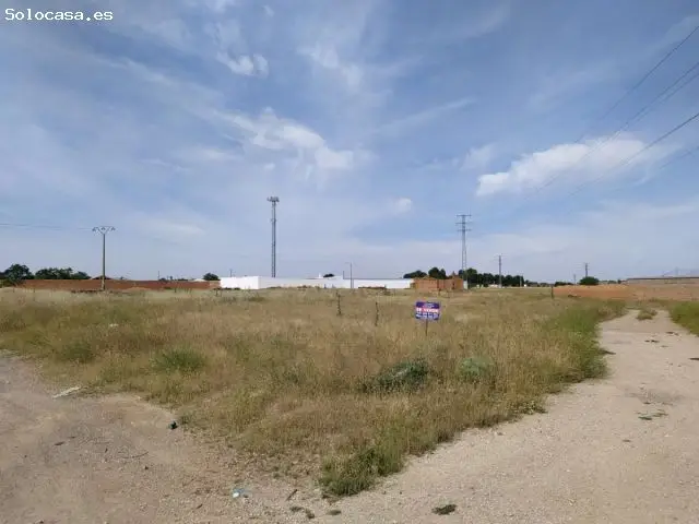 Solar 4242m2 en Camino Santa Maria Poligono 20