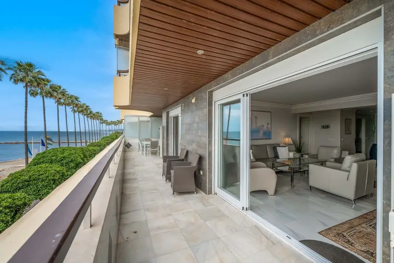Apartamento en Marbella con Vistas al Mar 3 Dormitorios