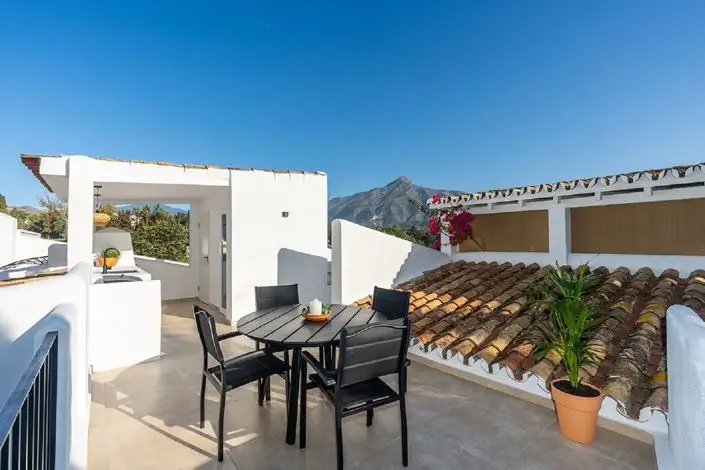 Ático de Lujo 3 Dormitorios en Nueva Andalucía Vistas Panorámicas