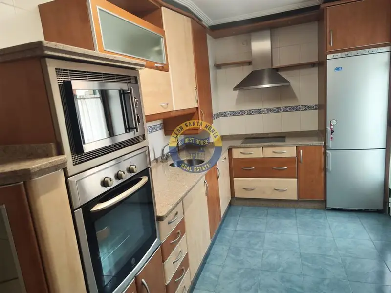 Piso en Venta Trobajo del Camino 3 Habitaciones 98m2