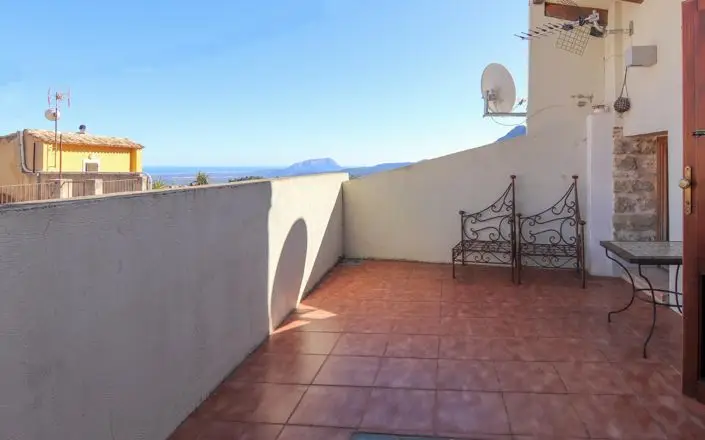 Casa de Pueblo con 4 Dormitorios en Vall de Laguart