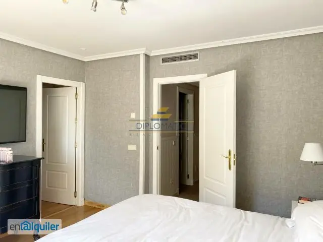 Chalet Adosado con Piscina en Boadilla del Monte