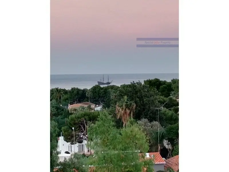 Casa en La Penya de les Àguiles con chimenea y vistas al mar