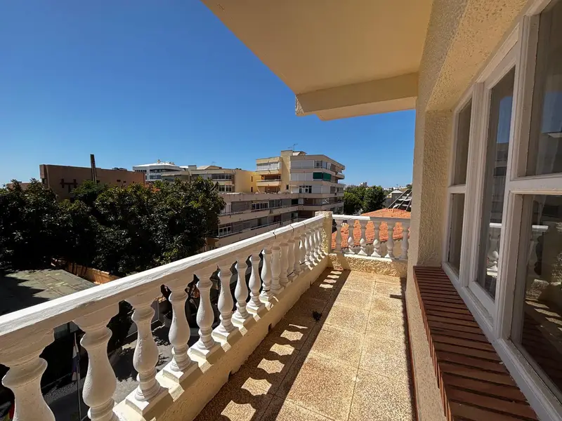 Estudio con Vistas al Mar en Torremolinos - Licencia Turistica