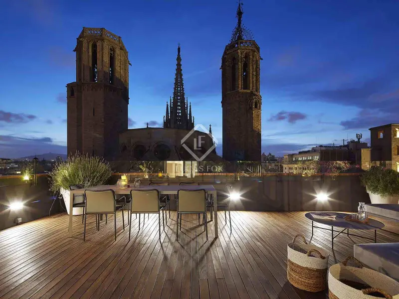 Atico en Barcelona con Terrazas Jacuzzi y Vistas 360