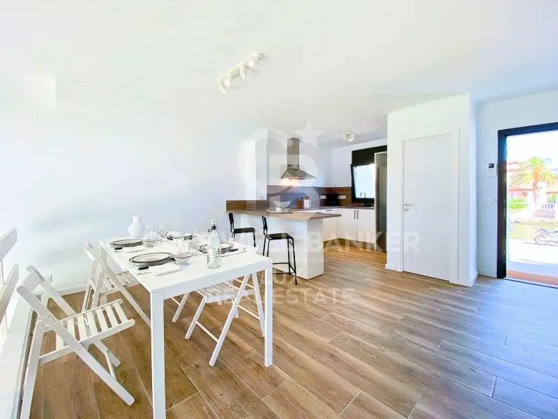 Venta Adosado Port Empord	  3 Dormitorios  Amarre Privado