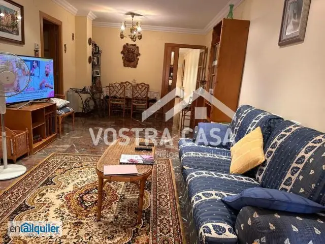 Alquiler piso con 2 baños Requena