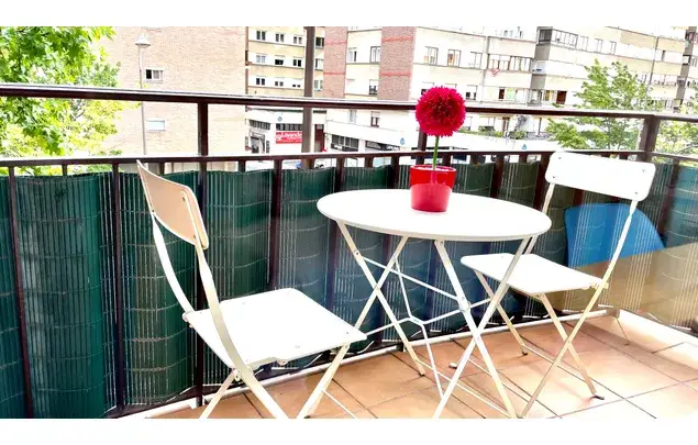 Habitaci
ón 150m
² Bilbao Alquiler Estancia Media Larga
