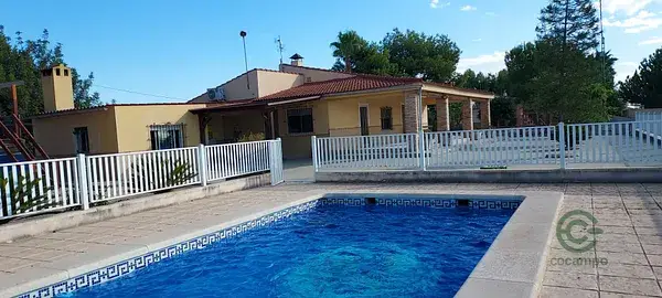 Chalet en Crevillent con Piscina y Jacuzzi