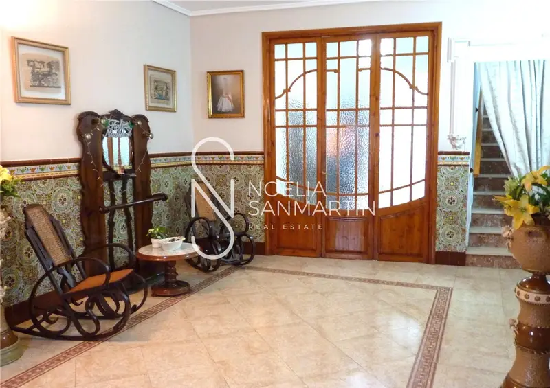 Venta Casa con calefacción en Centro Chiva