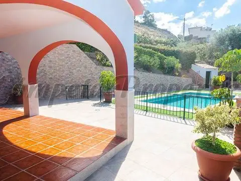 Casa-Villa de 2 Dormitorios alquiler Competa, España