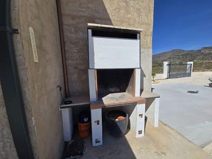 Villa de 2 Dormitorios en Venta - Casa Reformada con Características Ecológicas
