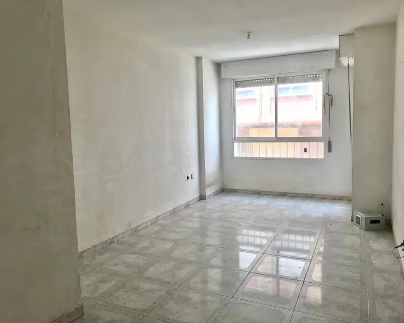 Piso 102m2 6 habitaciones 2 baños Lorca
