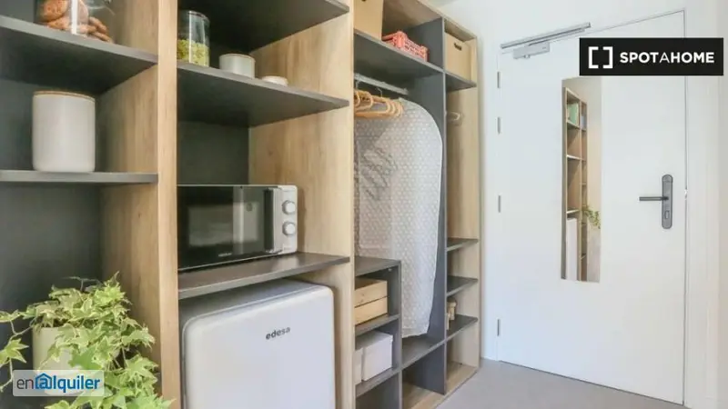 Estudio Amueblado en Los Bermejales Sevilla