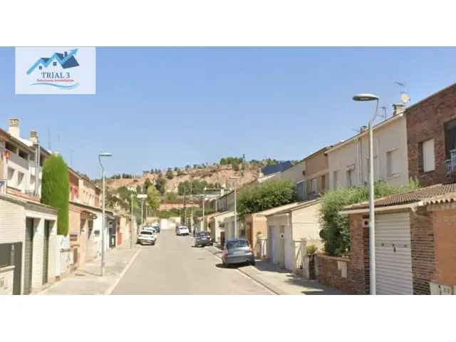 Casa en Venta en Igualada 4 habitaciones 2 baños 589m2
