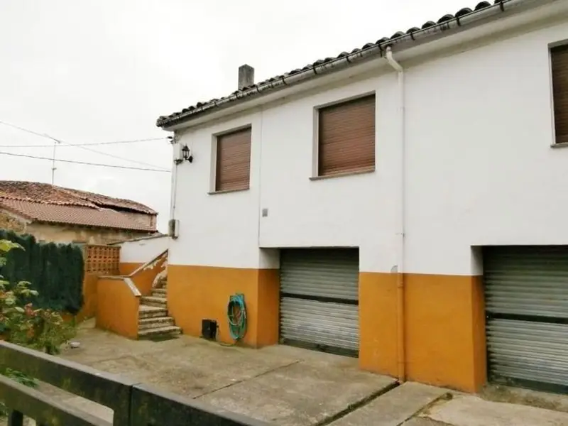 Chalet en Carbayin Siero para reformar