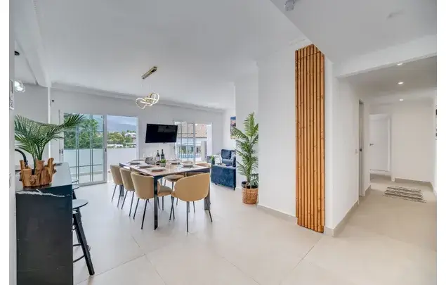 Alquiler Apartamento 4 Dormitorios 180m2 Almeria Septiembre-Junio 2026