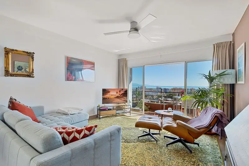 Piso de 2 Dormitorios en venta Torremolinos, España