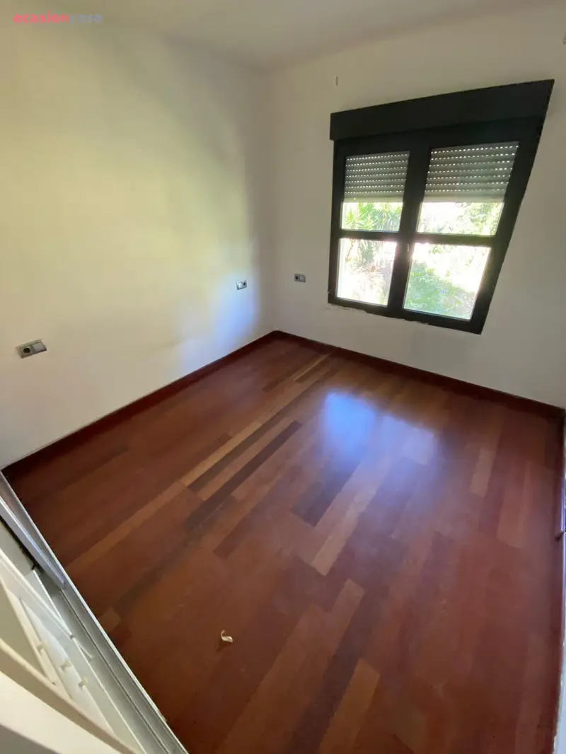 Venta Chalet con Patio en Cordoba 4 Dormitorios 2 Banos