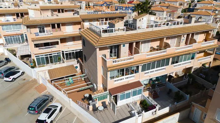 Adosado en Torrevieja 3 Dormitorios 15 Baños Terraza Privada