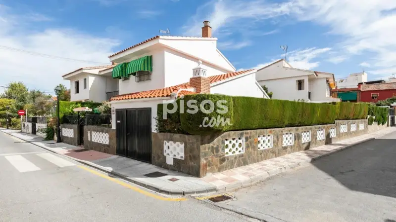 Chalet en venta en Calle Poeta M Gongora