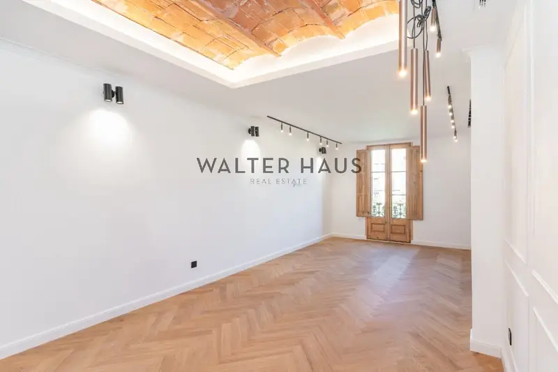 Piso en venta en Sant Antoni Barcelona 127m2 3 habitaciones reformado
