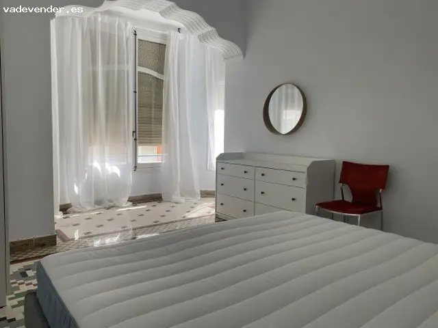 Alquiler Valencia Centro Plaza Canovas: Vivienda Modernista