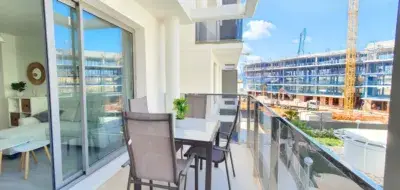 Apartamento Moderno en Denia con Piscina y Garaje Cerca de la Playa