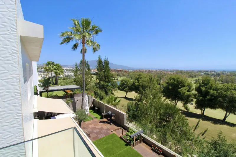 Villa en La Alqueria con vistas al mar y golf