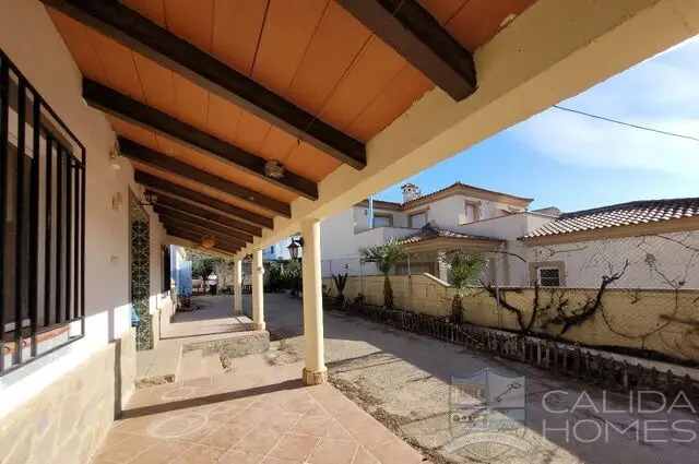 Villa de 4 Dormitorios en Venta Sorbas Almeria