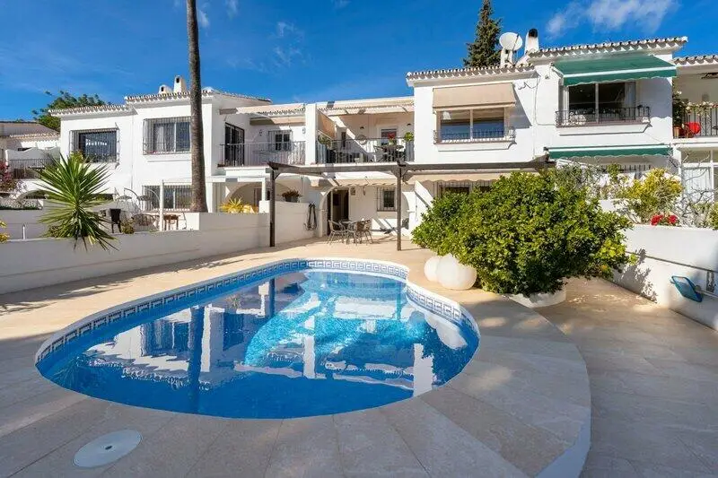 2 Dormitorios Adosado Cerros del Lago Istan Malaga