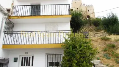Casa en V
ez Rubio con 3 Plantas y 3 Talleres