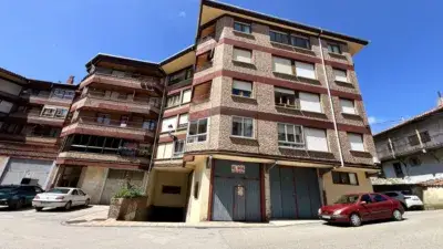 Piso en Venta Espinosa de los Monteros 3 Dormitorios Terraza