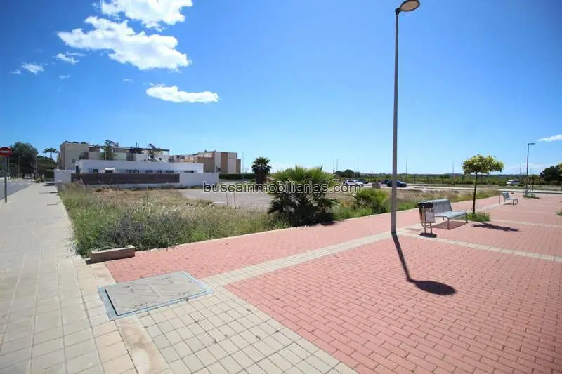 Solar Esquinero en Venta en Almenara Zona Tranquila