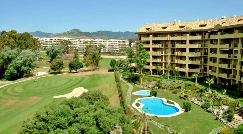 Apartamento en Guadalmina Alta con Vistas al Golf