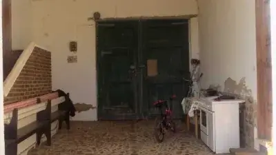 Casa Adosada en Venta 213m2 con Jardin y Finca