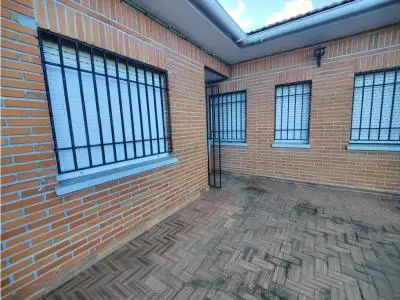Vivienda y Nave Industrial en Fuensalida